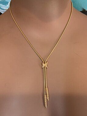 Vintage Artistry Gold Tone Lariat Necklace. Signed
